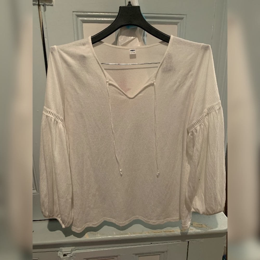 Cute Flowy white top with bishop sleeves
